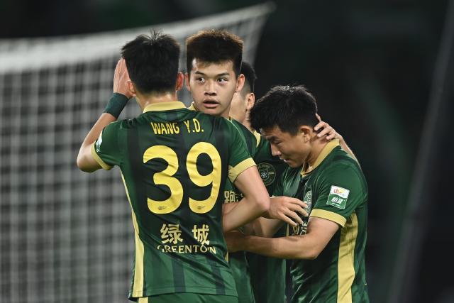 星空综合(中国)官方网站-【中超】王钰栋破门刘浩帆连送2点球 浙江2比2梅州