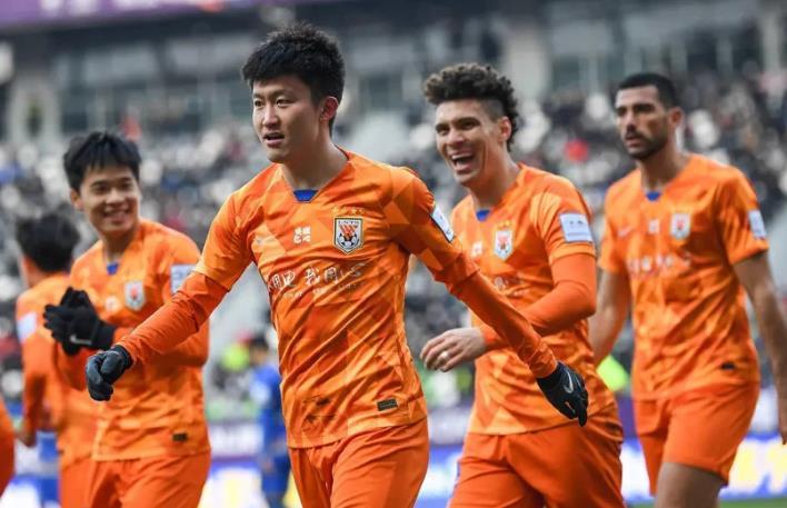 星空.综合体育-鲁能为何本赛季阵容补强至今零引援，背后原因找到了，引发热议